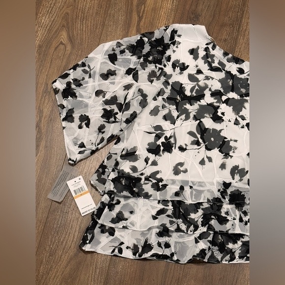 Alex evenings Printed Chiffon Blouse with Bell Sleeves and Asymmetric Triple - Picture 5 of 5